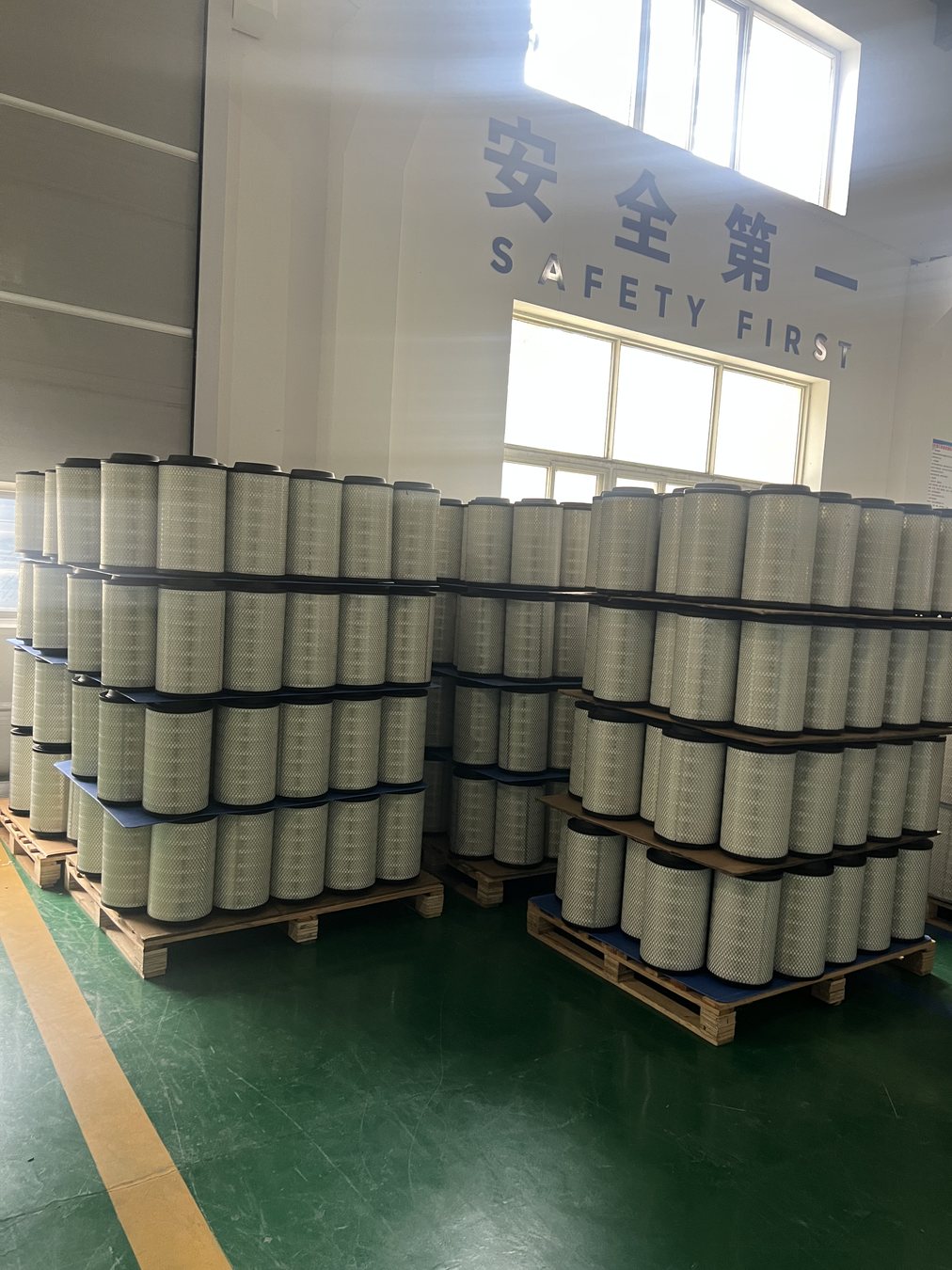 Finished replacement filters in Jinguan workshop